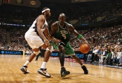 九游官方网站-电竞之神降临NBA主场？TheShy七赛季高光震撼全美，独行侠球迷彻底沸腾！